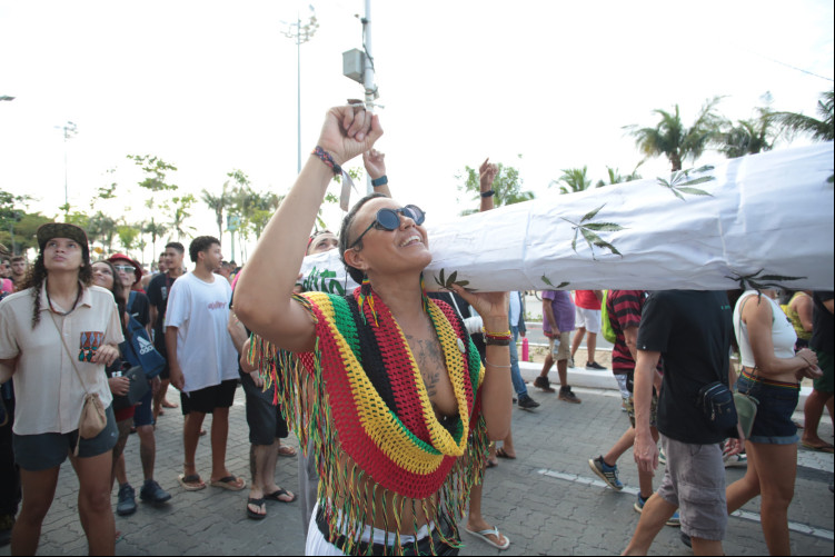 FORTALEZA, CEARÁ, BRASIL,26.05.2024: Marcha da maconha pela Av. beira mar.