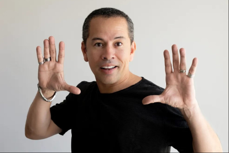 Edmilson Filho anuncia novo show de humo em Fortaleza