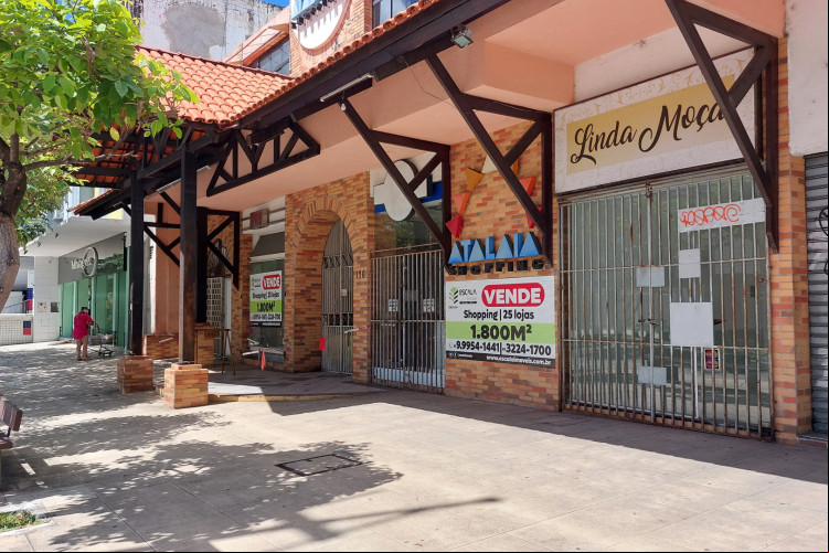 ￼AVENIDA Monsenhor Tabosa, em Fortaleza.(Foto: Samuel Pimentel)
