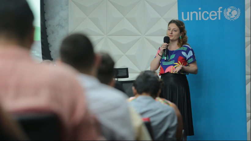 FORTALEZA-CE, BRASIL, 01-07-2024: Karina Fasson, gerente de políticas públicas da fundação Maria Cecilia. Unicef promove formação Primeira Infância Antirracista (PIA) em Fortaleza. (Foto: FABIO LIMA/O POVO)