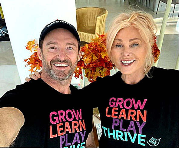 Jackman e Deborra-Lee Furness anunciaram a separação em setembro de 2023 após 27 anos de casamento. Eles têm dois filhos: Oscar, nascido em 15/05/2200, e Ava, de 10/07/2005.