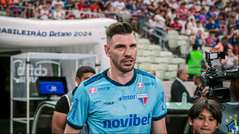 Goleiro João Ricardo no jogo Fortaleza x Atlético-GO, no Castelão, pelo Campeonato Brasileiro Série A 2024