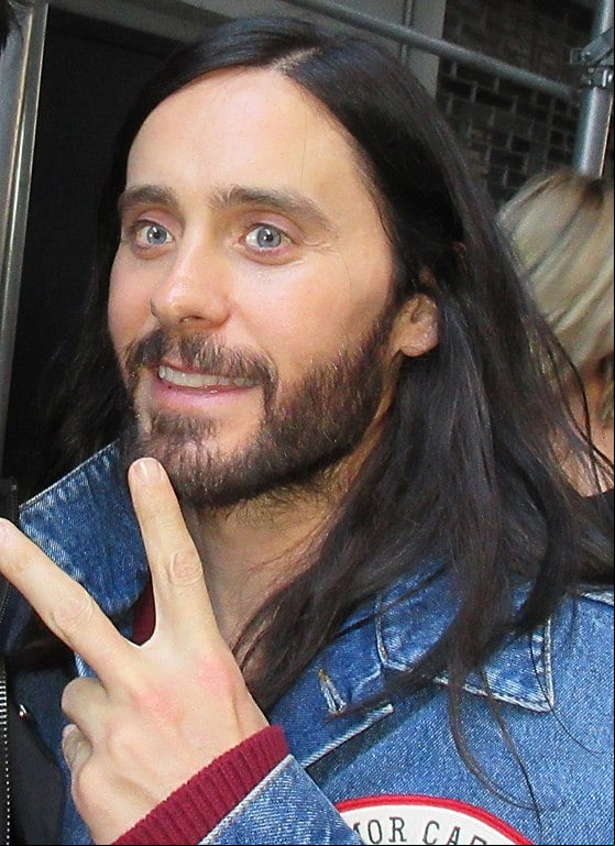 Jared Leto - O ator e músico americano, que encarnou Morbius no cinema, tem até o apelido de Vampiro Vegano do Rock. Ele é vegano há mais de 20 anos. Leto nasceu em 26/12/1971 e diz que parece mais jovem por causa da dieta vegana.
