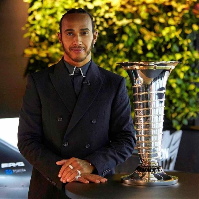 Hamilton é dono da rede de alimentos Neat Food, especializada em hambúrguer à base de plantas, tendo DiCaprio na sociedade.