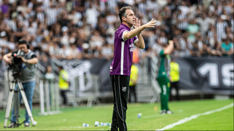 Léo Condé, técnico do Ceará, durante jogo do Vovô contra o Mirassol, pela Série B  