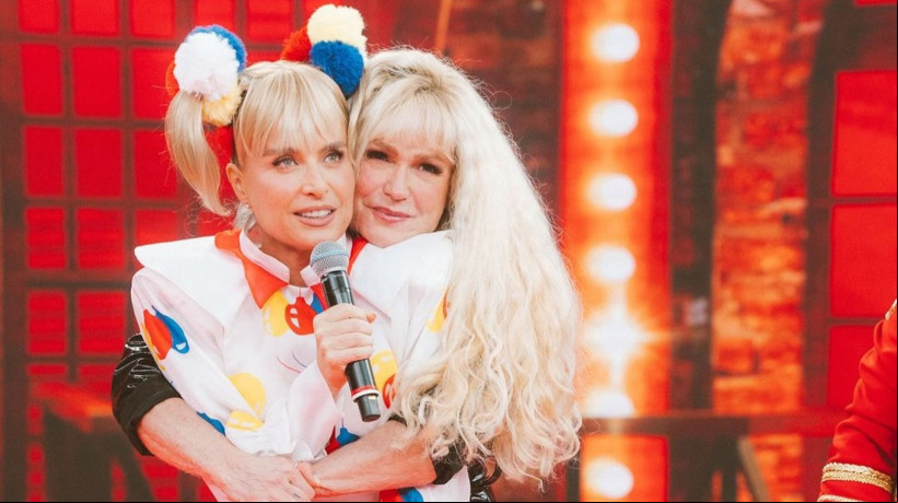 Angélica e Xuxa trocaram papéis e cantaram seus maiores sucessos no