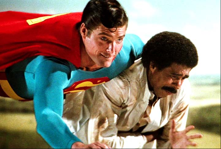 Mas foi na pele do famoso Superman, que Reeve se consolidou como uma figura mundialmente conhecida e carimbou o seu talento na vida cinematográfica.
