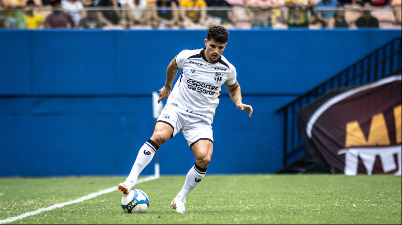 Lateral-direito Rafael Ramos no jogo Amazonas x Ceará, na Arena da Amazônia, pelo Campeonato Brasileiro Série B 2024