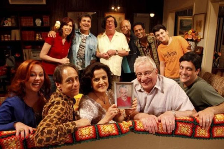 Famoso por interpretar o personagem Agostinho Carrara no seriado A Grande Família, que foi ao ar entre 2001 e 2014, Pedro Cardoso costuma ser bastante ativo nas redes sociais e é tido como alguém sem papas na língua.