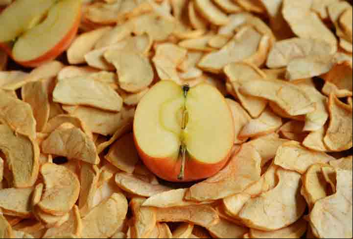 Porém, as frutas secas também têm desvantagens: Muitas vezes têm adição de açúcar, são calóricas, o processo de secagem pode reduzir o teor de fibra e algumas têm aditivos químicos. Procure as naturais.
