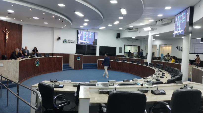 Plenário Fausto Arruda, da Câmara Municipal de Fortaleza (CMFor) na última sessão antes das eleições