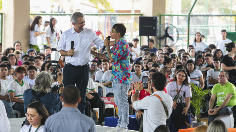 Governador Elmano de Freitas, participa do Esquenta Enem, no bairro Messejana