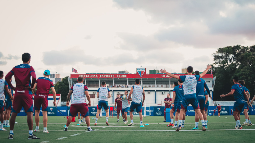 Jogadores em treino do Fortaleza no Centro de Excelência Alcides Santos, no Pici