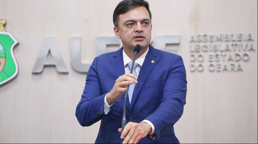 Fernando Santana (PT) é o 1º presidente da Assembleia Legislativa do Ceará e irá assumir com a saída de Evandro Leito, eleito prefeito