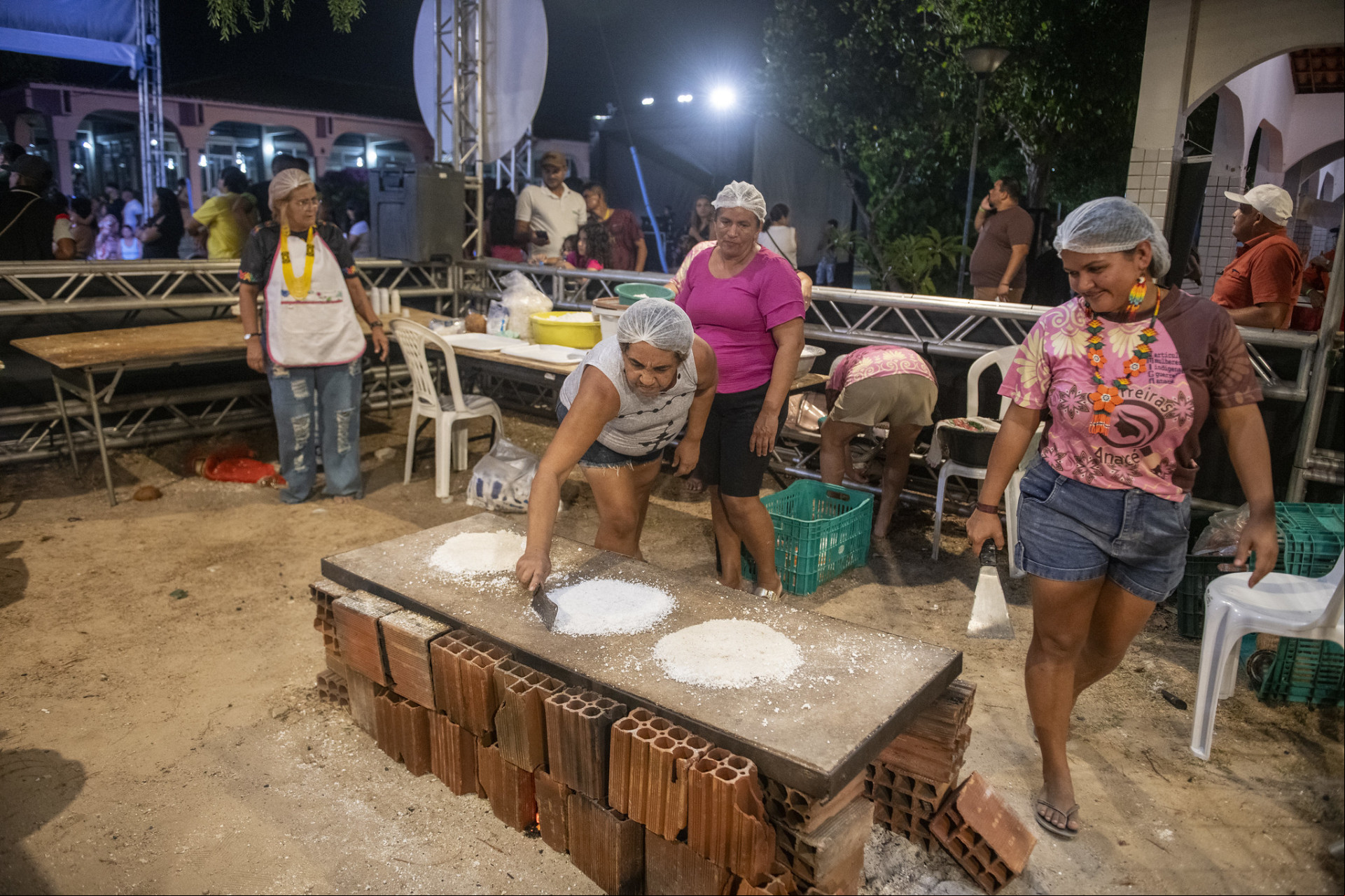 Durante o X Encontro Sesc Herança Nativa os povos não só festejam e vendem seu artesanato numa feira, mas discutem e criam suas conexões