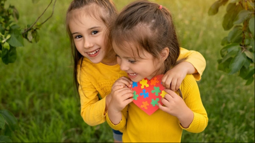 Viagens com crianças autistas exigem alguns cuidados (Imagem: Maryna_Auramchuk | Shutterstock) 
