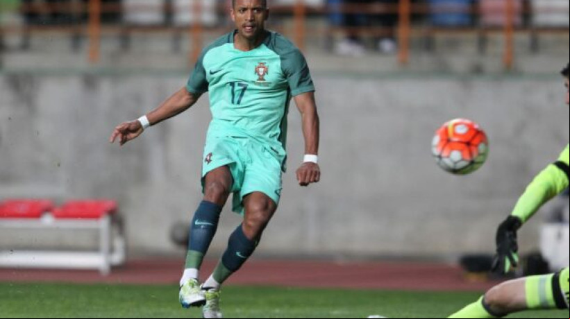 Atleta, que formou dupla com Cristiano Ronaldo na seleção portuguesa, informa, por meio das redes sociais, que irá pendurar as chuteiras