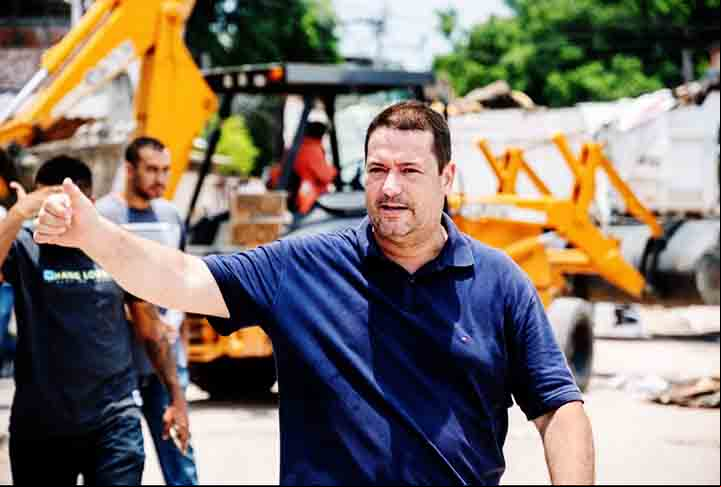 Porto Velho (Rondônia): Léo (Podemos) foi eleito derrotando a candidata Mariana Carvalho (União Brasil). Ele toma posse em 1º de janeiro de 2025 e terá como vice a advogada Magna dos Anjos, também do Podemos. Nas urnas, o político ficou com 56,18%, enquanto Mariana teve 43,82%.