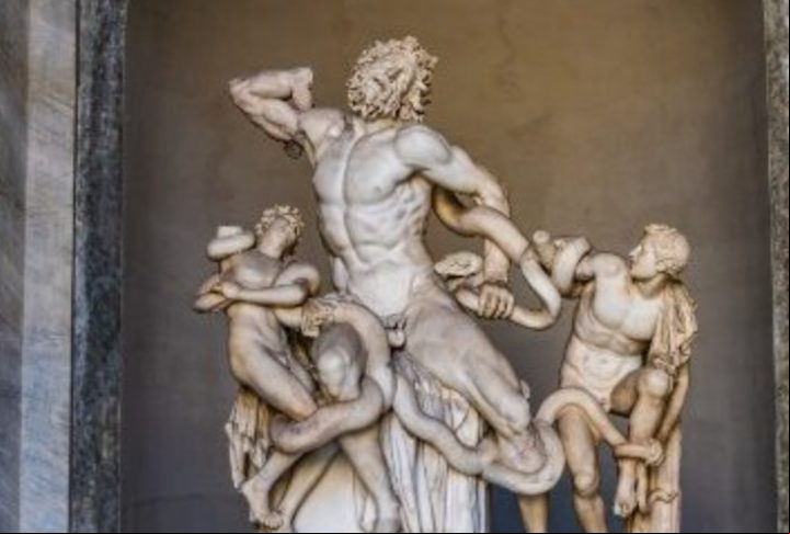 Laocoonte e Seus Filhos: Esta famosa escultura helenística, descoberta em Roma em 1506, é uma das peças mais icônicas do Vaticano. Retrata o sacerdote troiano Laocoonte e seus filhos sendo atacados por serpentes marinhas.
