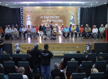 Encontro dos Profetas da Chuva: Tradição Popular e Herança Cultural no Sertão Central 