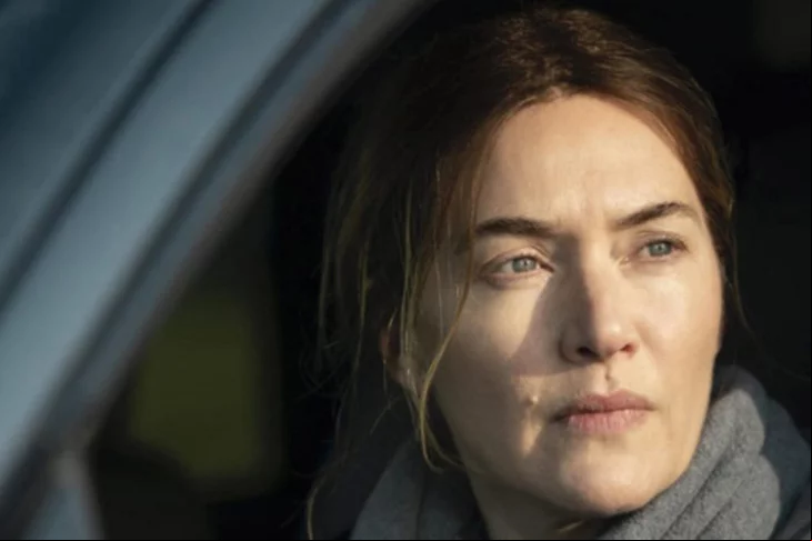 Entre os trabalhos mais recentes de Winslet destaca-se o papel da protagonista na minissérie da HBO “Mare of Easttown”, uma detetive que investiga um assassinato no subúrbio da Filadélfia, no estado da Pensilvânia. O desempenho rendeu a ela mais um Globo de Ouro e outras premiações.