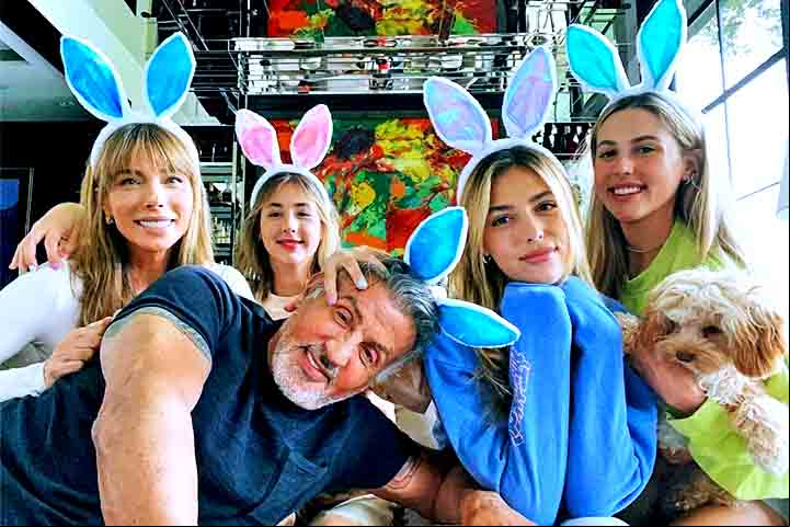 Além de Gil, outros artistas como a cantora Anitta e o ator Sylvester Stallone também ganharam um programa para chamarem de seus.