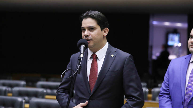 Deputado federal Júnior Mano