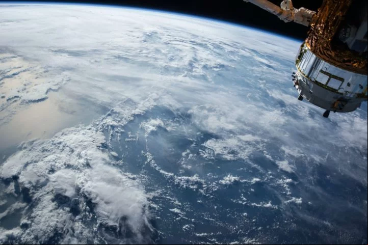 Séries originais, transmissões ao vivo de missões espaciais, conteúdo infantil e atualizações de última hora são alguns serviços que a NASA+ oferece.