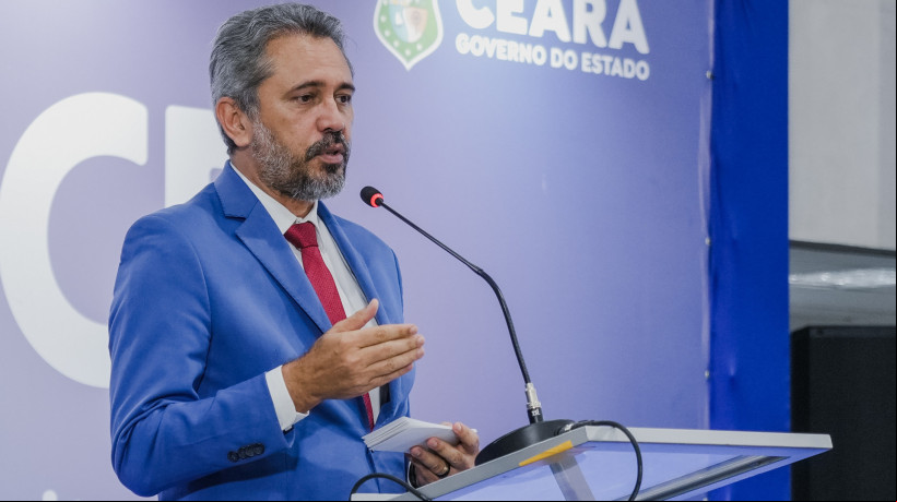 Elmano de Freitas tem o PSB na base aliada de seu governo
