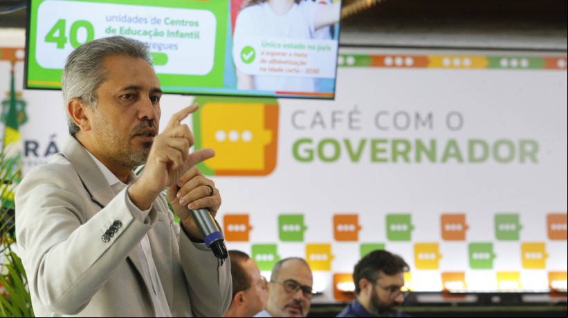 Elmano de Freitas, durante café da manhã com os jornalistas, no Palácio da Abolição