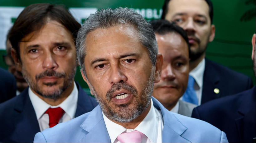 FORTALEZA, CEARÁ, BRASIL, 03-02-2024: Início dos trabalhos na Assembleia. Governador Elmano de Freitas faz a entrega da mensagem governamental na Alece. (Foto: Samuel Setubal/ O Povo)