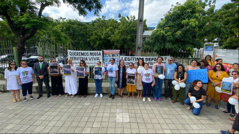 Ato pede justiça na morte do adolescente Mizael Fernandes Silva Lima, 13