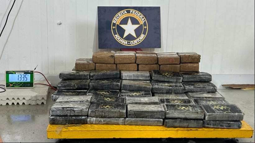 Droga estava escondida em pallets metálicos
