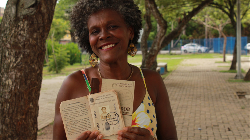 Diarista pernambucana lança livro sobre sua experiência em ‘casas de família’
