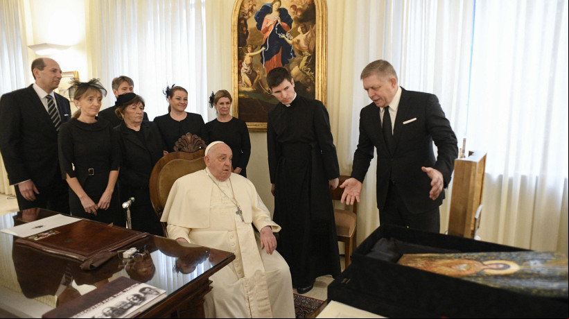 Papa Francisco chegou a fazer audiências na manhã de hoje, 14, antes de ser internado