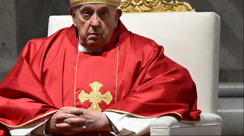 O papa Francisco foi internado na sexta-feira, 14 de fevereiro, e sua hospitalização gerou rumores