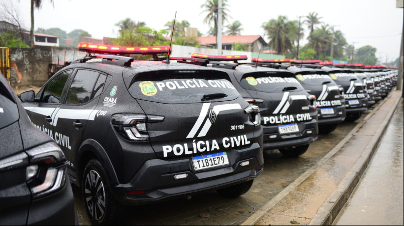 As viaturas seguiram da Barra do Ceará, em Fortaleza, para diversos pontos do Estado na manhã desta sexta-feira, 28
