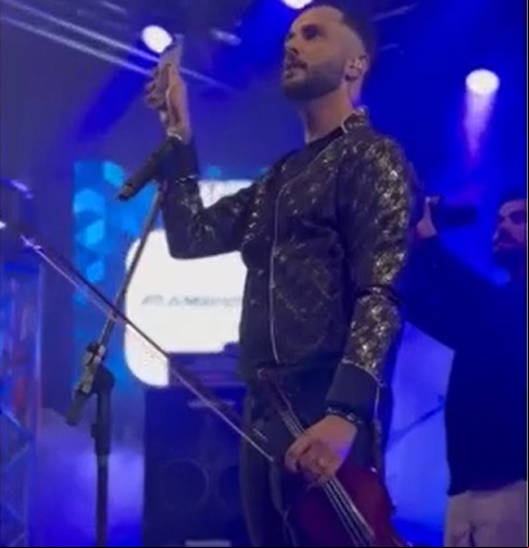 O sucesso foi tanto que Simão ganhou vários seguidores depois do episódio. “Não o conheço, mas já virei fã”, escreveu uma internauta.