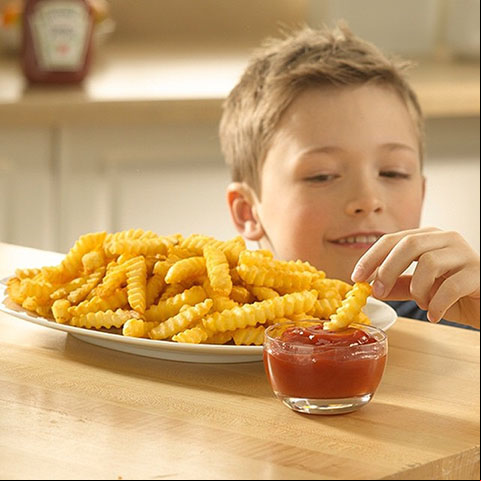 Esse tipo de fritura pode aumentar o risco de doenças cardiovasculares, diabetes, obesidade, ansiedade e depressão, segundo estudos.