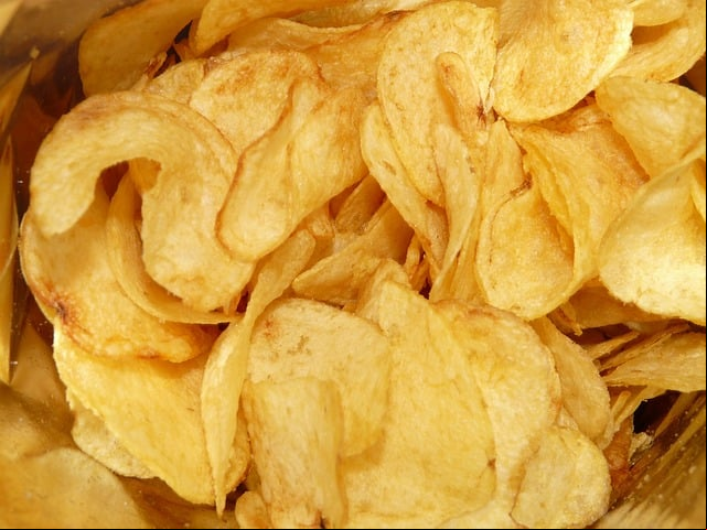 Batata chips refere-se ao produto da preparação culinária de fatias finas e onduladas de batata que foram fritas ou cozidas até ficarem crocante.