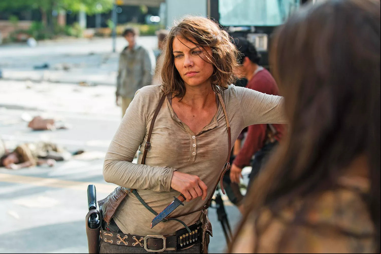 É a coisa mais engraçada que aconteceu no ano, mas engraçada apenas em retrospecto, disse a atriz Lauren Cohan (que vive Maggie - foto). Não! Já foi engraçado na época, retrucou Jeffrey, levando na boa a degustação nojenta.