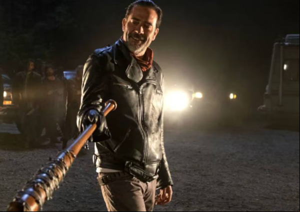 A interpretação de Morgan como Negan foi amplamente elogiada por sua intensidade e complexidade, solidificando ainda mais seu status como um ator versátil e envolvente. E foi justamente numa gravação de 'Dead City', série derivada de Walking Dead, que Morgan ou por uma situação inusitada.