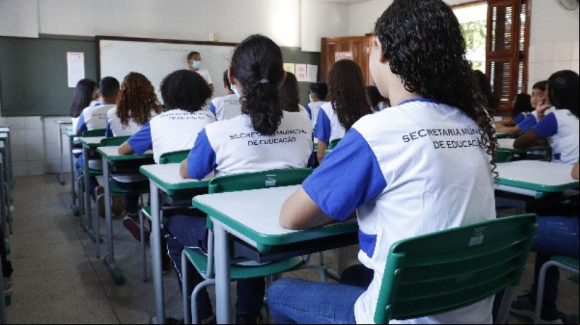 Três escolas no Crato seguem sem aulas devido a falta de professores