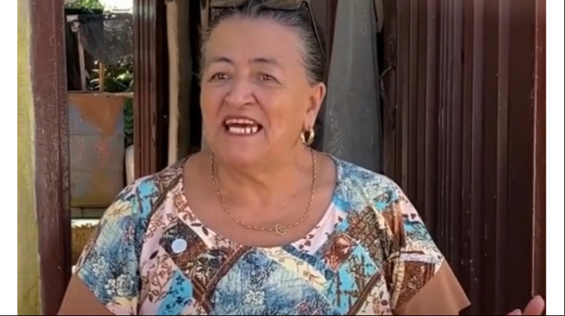 Mulher confessa que vende fofoca sobre vizinhos e já comprou duas casas com o negócio