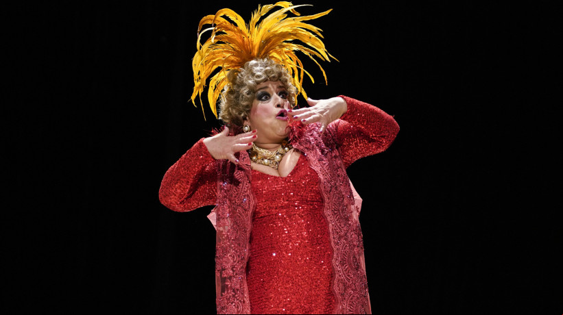 Estrelada por Grace Gianoukas, peça
