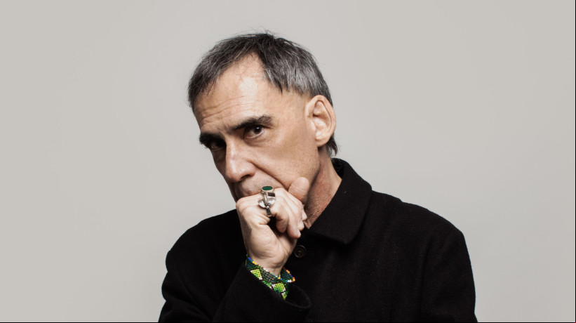 Arnaldo Antunes apresenta show da turnê