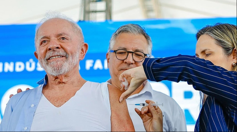 Presidente Lula foi vacinado com a vacina da gripe nessa segunda-feira, 7, em ato que deu início a campanha nacional contra a influenza