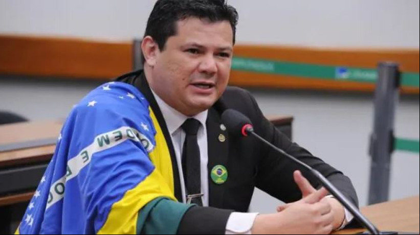 Gilvan foi o relator do projeto que prevê o desarmamento da segurança pessoal do presidente