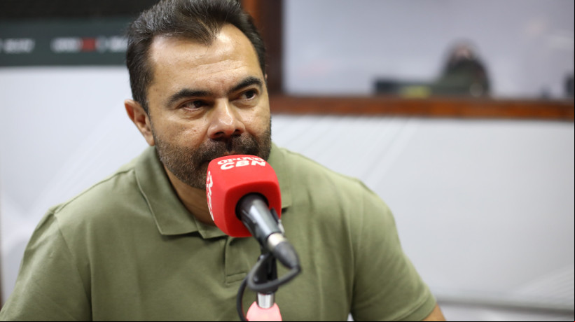 FORTALEZA-CE, BRASIL, 10.04.2025: Dilvan Alencar, secretário da Educação de Fortaleza na rádio OPOVO CBN. (Foto: Fabio Lima/ OPOVO)