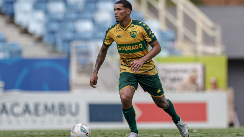 Volante Denilson no jogo Cuiabá x Operário VG, na Arena Pantanal, pelo Campeonato Mato-Grossense 2025